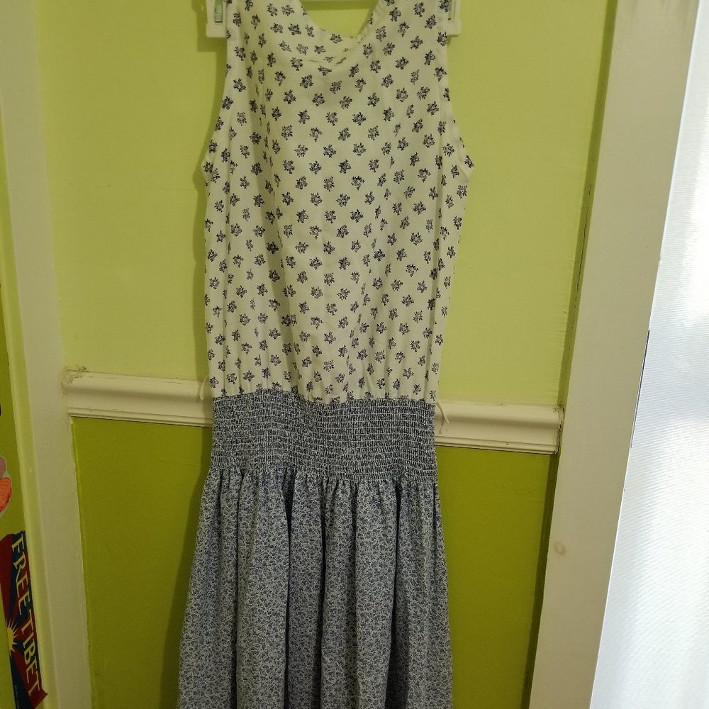 Vintage, floral Rabbit Rabbit Rabbit dress, size 6 - Picture 3 of 4